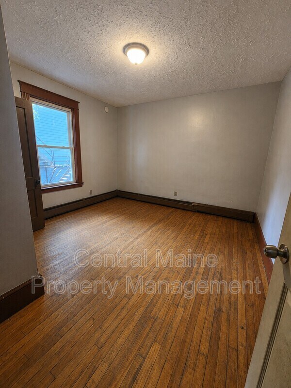 Building Photo - 131 Horton St