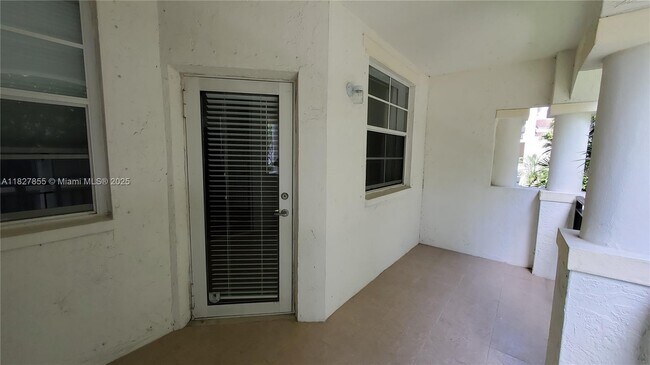 Building Photo - 3205 NE 184th St