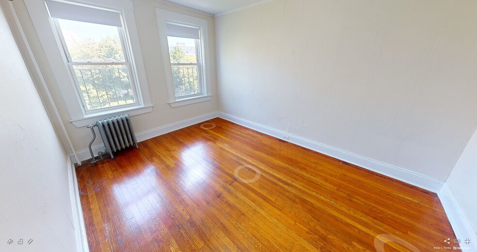 Building Photo - 61 Park Dr