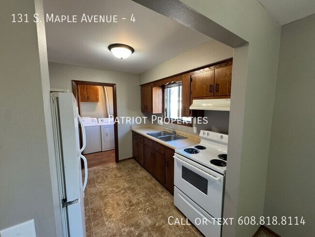 Building Photo - Conveniently Located 2 Bedroom - 1 Bath Un...