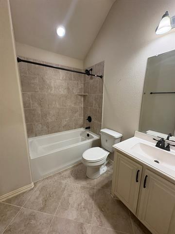 Building Photo - 520 Stillwater Dr