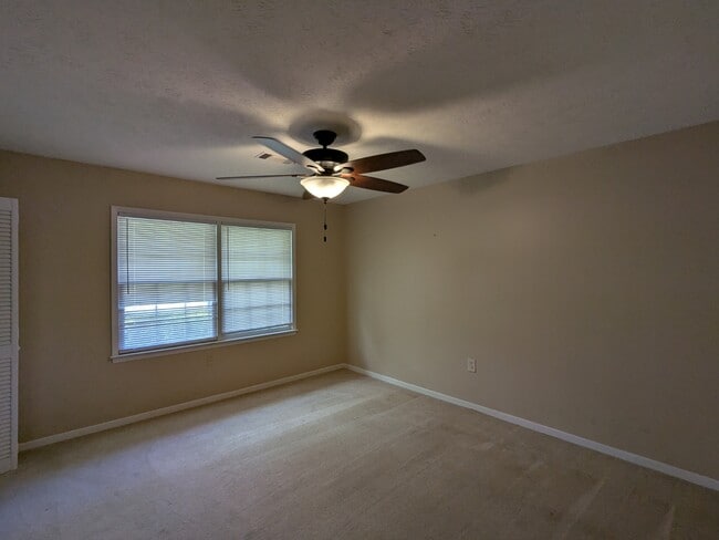 Building Photo - 813 McLemore Dr