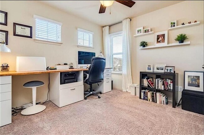 Building Photo - 118 Tallow Trail