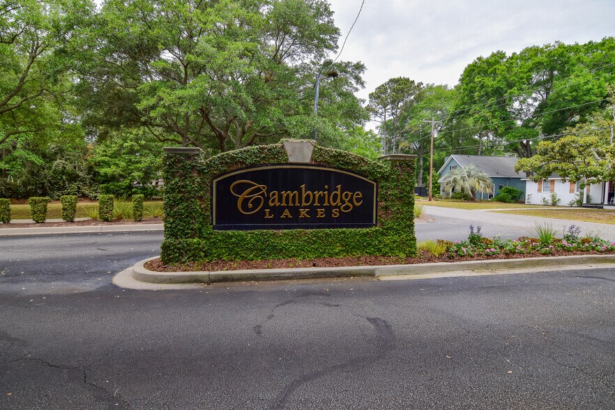 Building Photo - 1481 Cambridge Lakes Dr