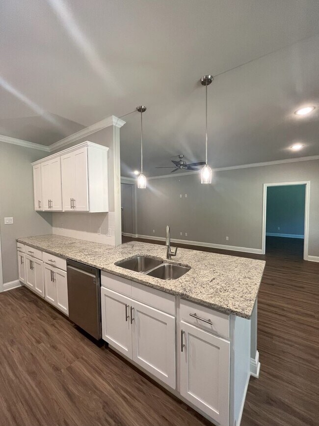 Building Photo - Country Heights #202