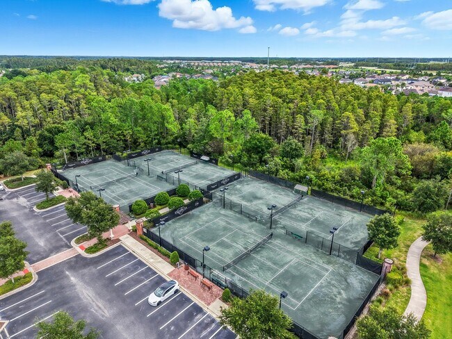 Building Photo - Modern 3BR/2.5BA Townhome in Estancia – Re...