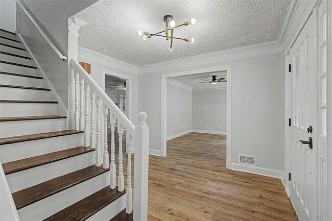 Building Photo - 3947 Camrose Pl