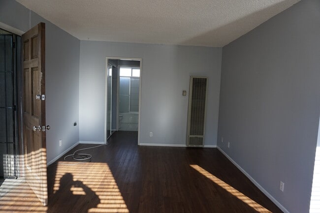 Building Photo - 12027 Ayres Ave