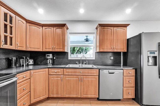 Building Photo - 3151 NW 69th St