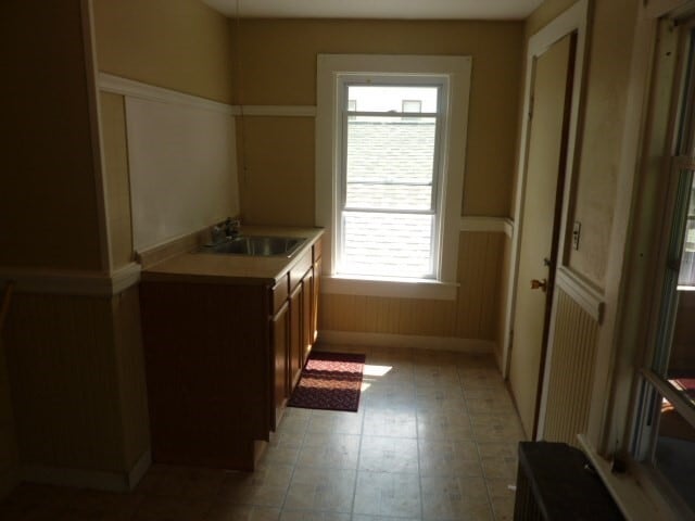 Building Photo - 169 Main St