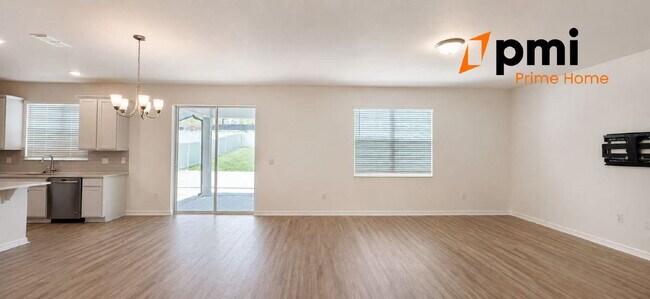 Building Photo - Stunning 5?Bedroom Home with 3 Bathrooms Single Family House.