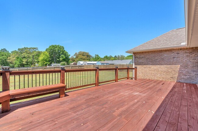 Building Photo - 4782 Primrose St