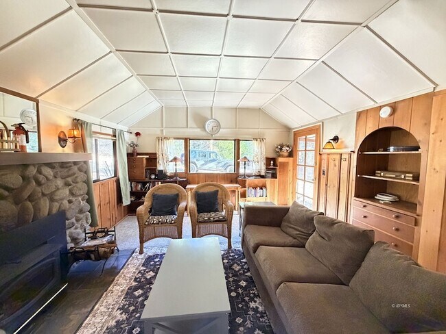 Building Photo - 54059 Montgomery