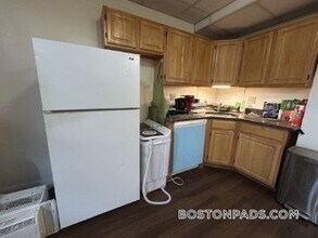 Building Photo - 1209 Boylston St
