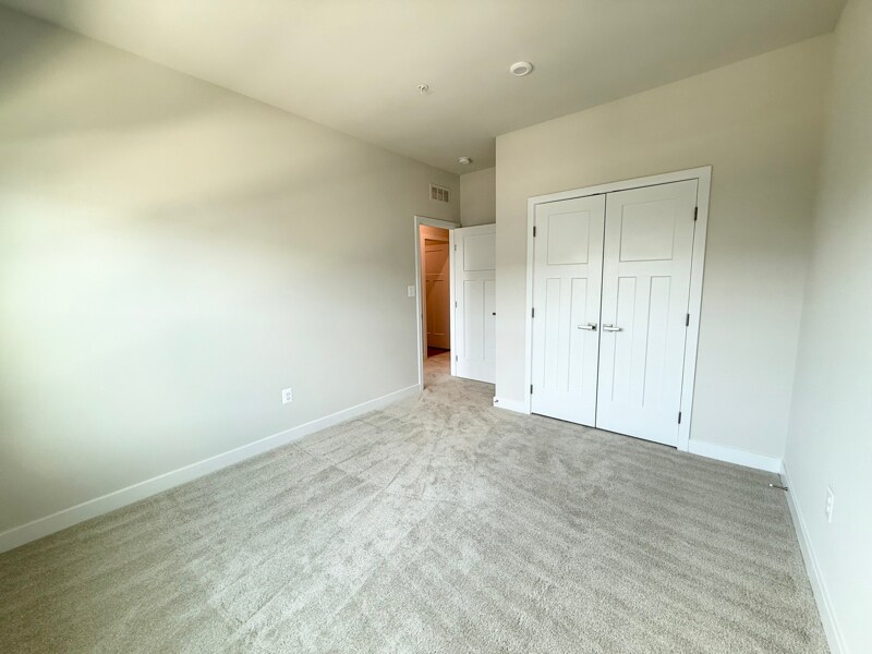 Building Photo - 7840 Blackbriar Wy