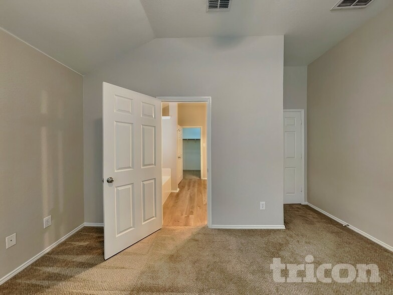 Building Photo - 707 Fireberry Dr