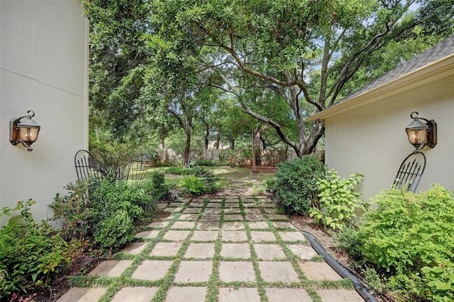 Building Photo - 11518 Summerhill Ln