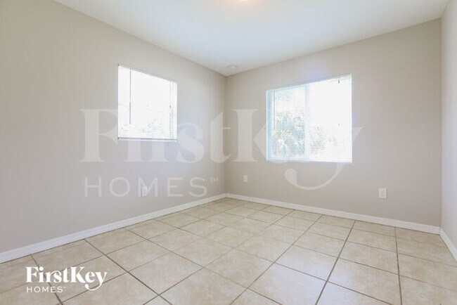 Building Photo - 4570 Lummus St