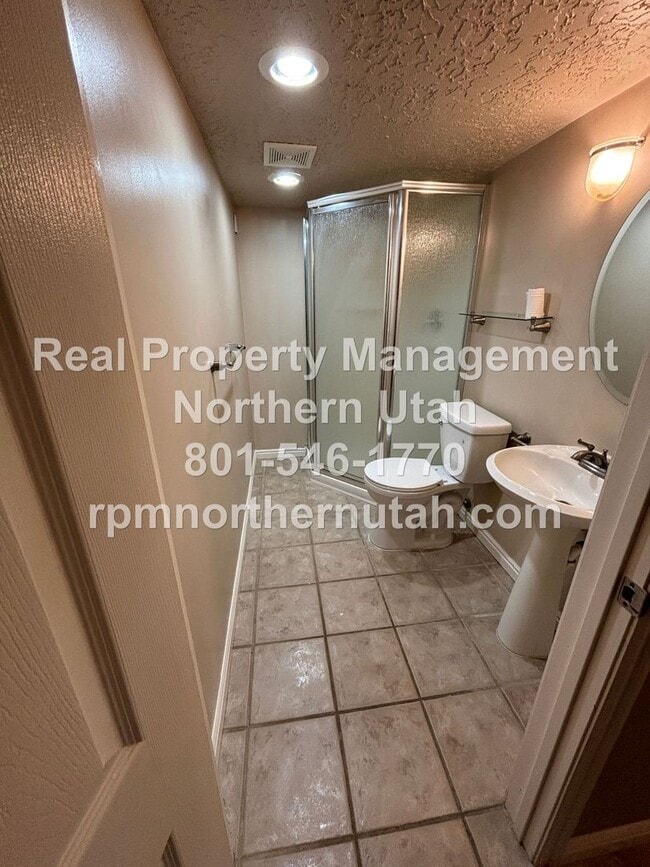 Building Photo - Stunning 4 Bedroom House in Layton Coming ...