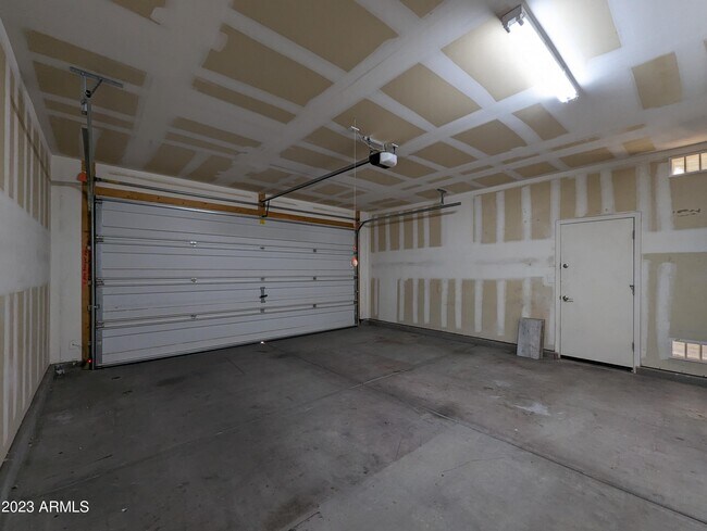 Building Photo - 1253 N 166th Ave