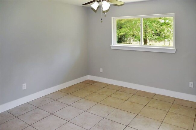 Building Photo - Gorgeous all renovated Home in Lumberton, TX!