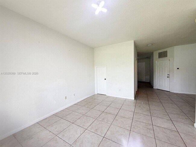 Building Photo - 662 NE 21st Terrace