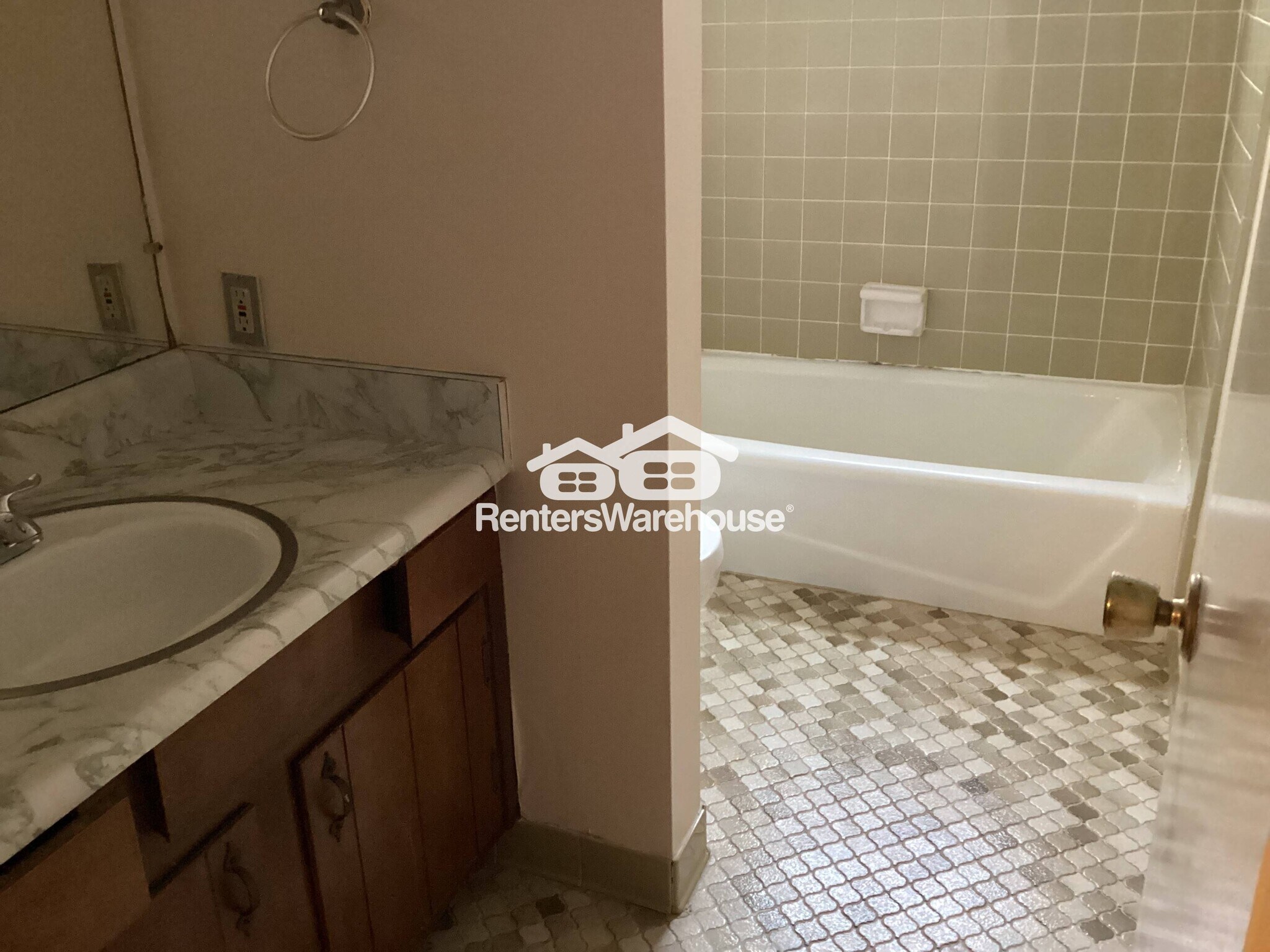 Building Photo - 6700 Roswell Rd NE