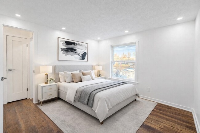 Building Photo - 87 Merseles St