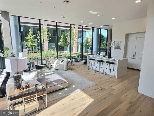 Building Photo - 3130 Potomac Ave