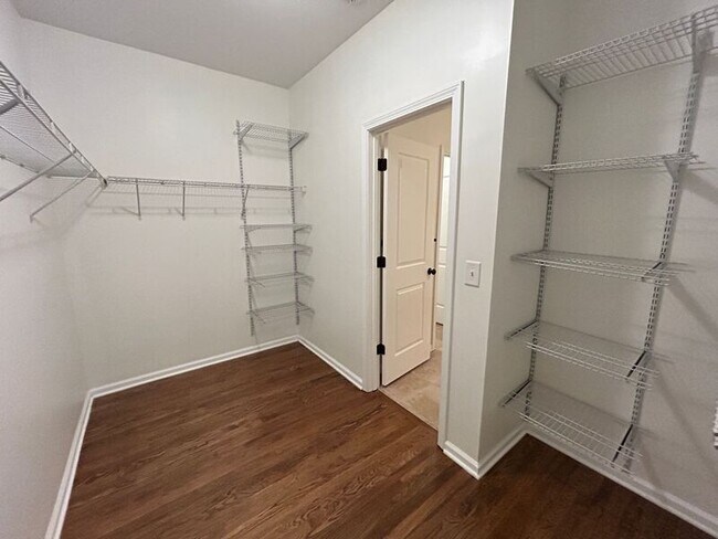 Building Photo - 951 Opelousas Way