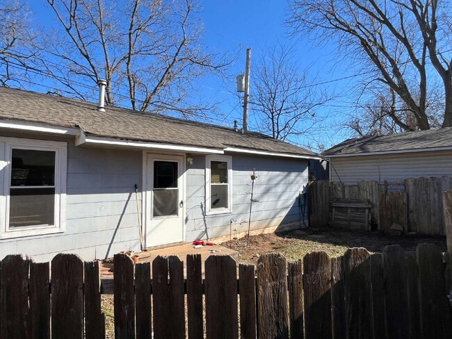 Building Photo - 1 Bedroom for Lease