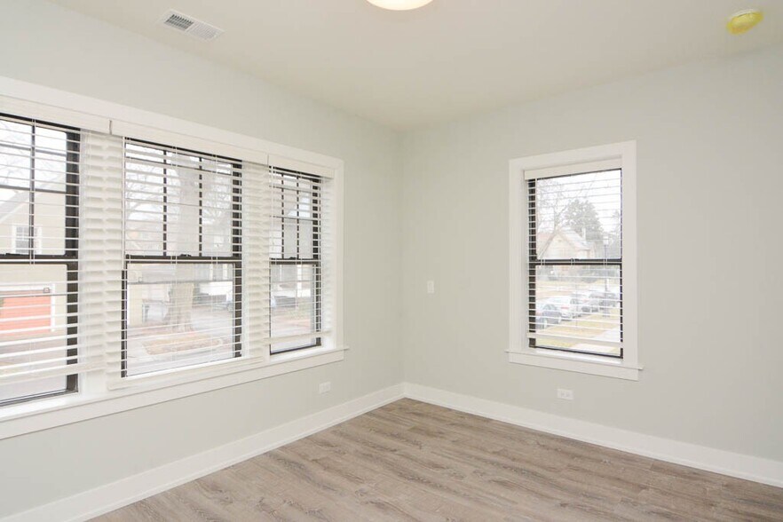 Building Photo - 818 Crain St