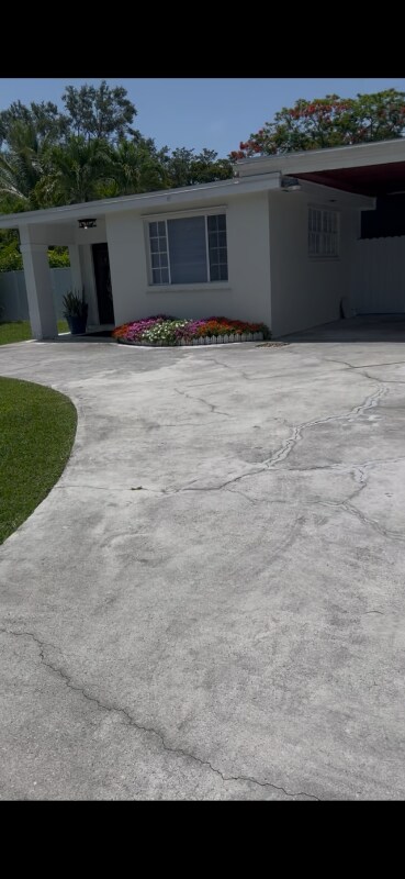 Primary Photo - 6550 SW 53rd Terrace