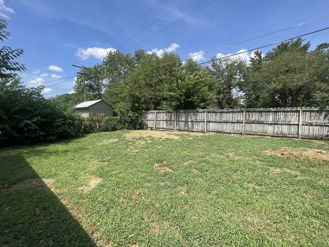 Building Photo - Newly Remodeled 3 Bedroom / 2 Bathroom Hom...