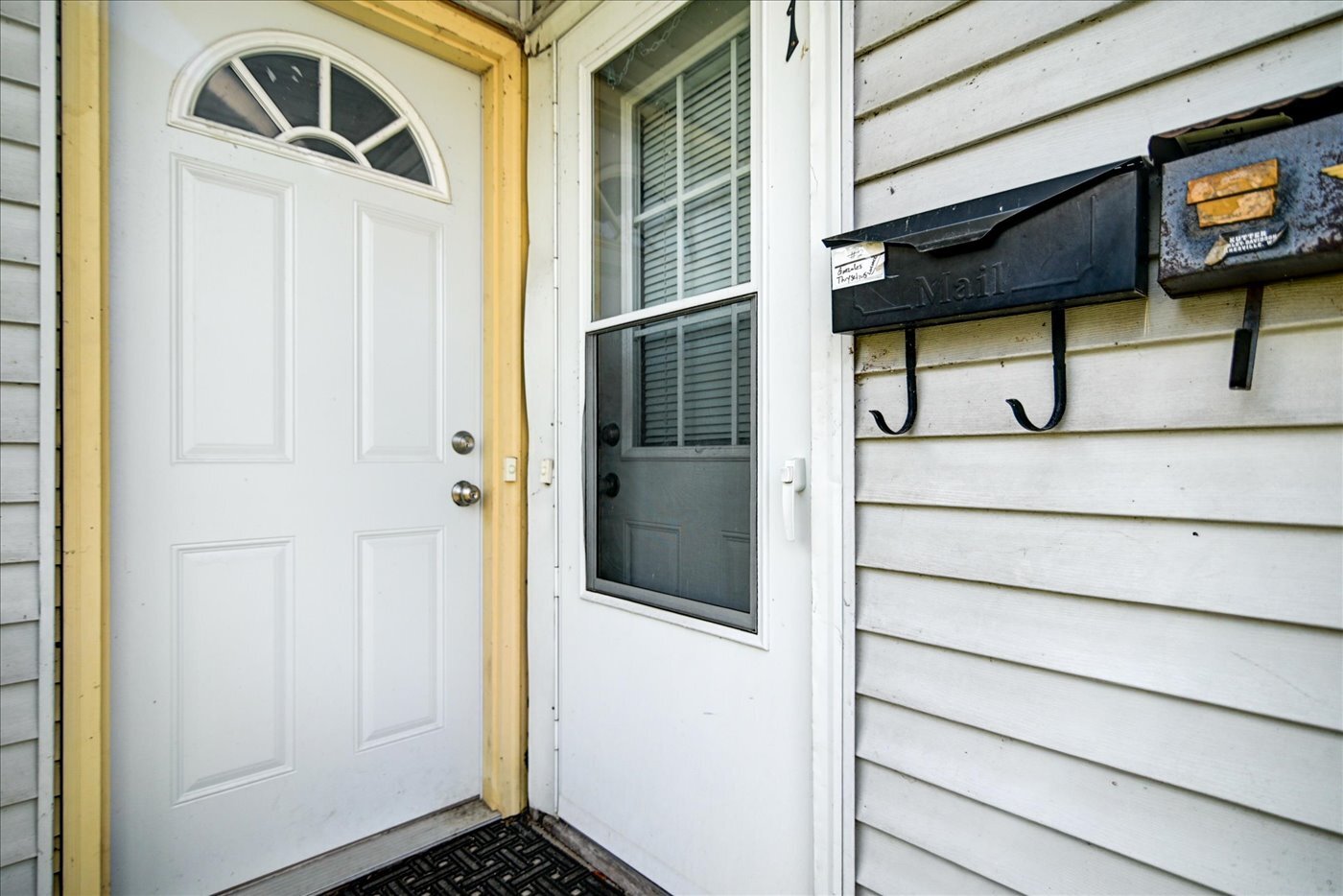 Building Photo - 205 S Fair Oaks Ave