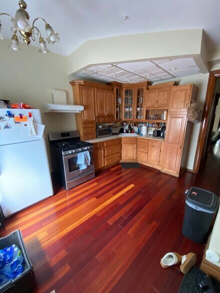 Building Photo - 2621 N Maryland Ave