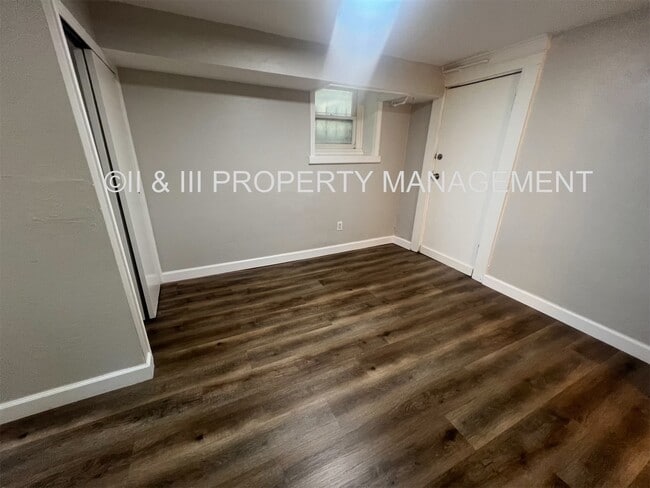 Building Photo - 215-217 W 37th St