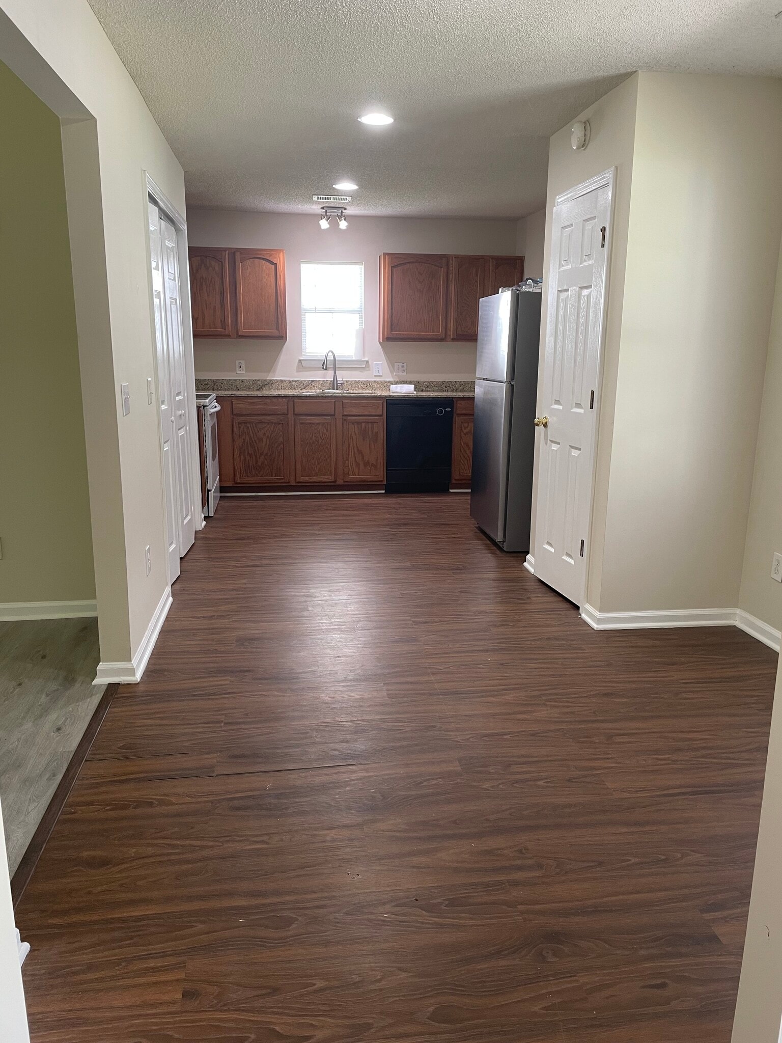 Kitchen - 1314 Bradley Daniel Blvd