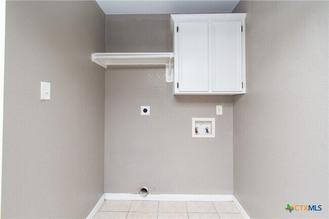 Building Photo - 3007 Dannen Ct