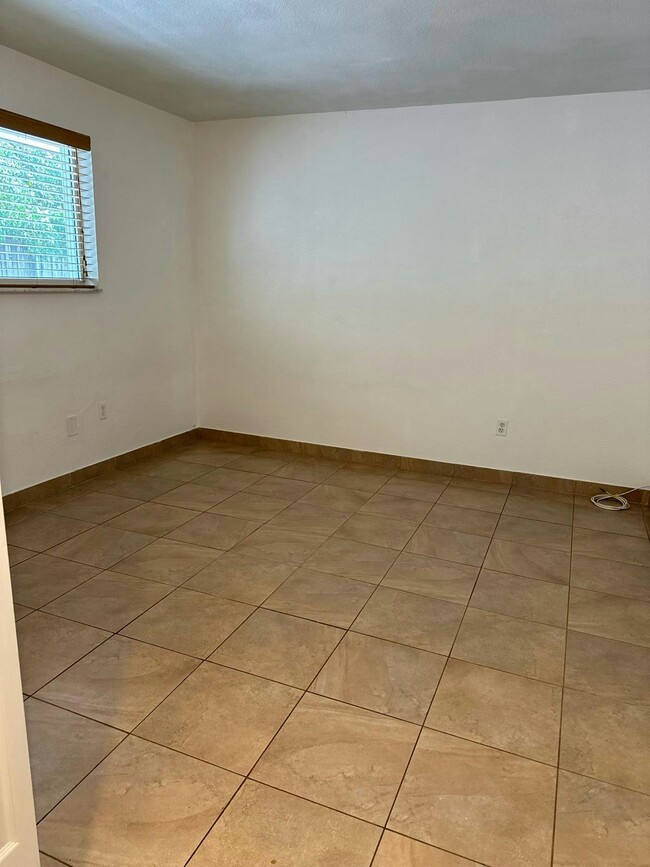 Building Photo - 3071 SW 27th Ave