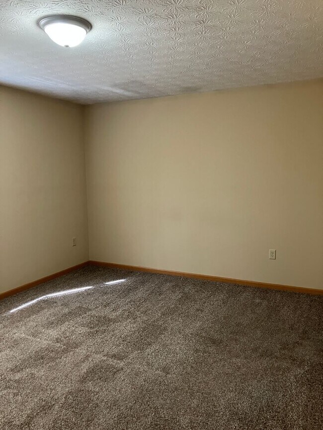 Building Photo - 1046 Laurel Tree Ct