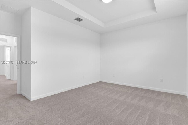 Building Photo - 2660 SE 28th St