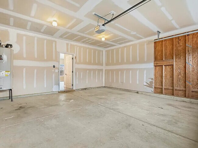 Building Photo - Earn Wealth While Leasing - Like a Homeown...