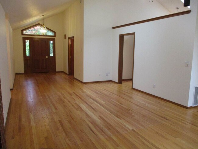 Building Photo - Beautiful 3 Bedroom 2.5 Bath Home in Gig H...