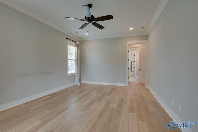 Building Photo - 6128 Pembrook Pond Pl SE