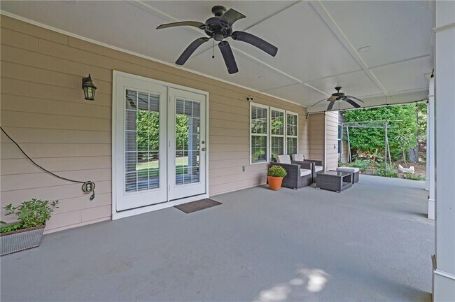 Building Photo - 2945 Links View Way