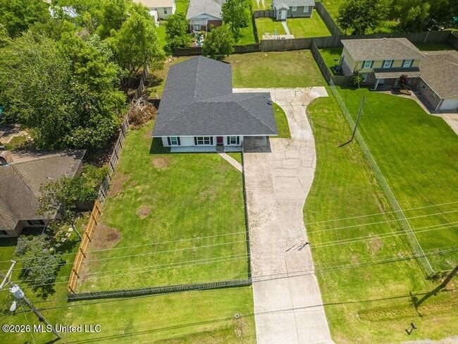 Building Photo - 410 Old Spanish Trail