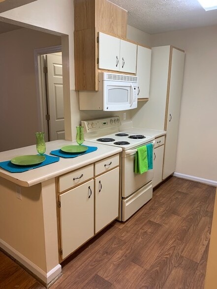 Building Photo - The Village on Cherokee