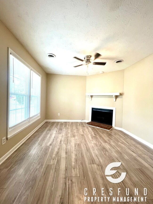 Building Photo - 3 Bedroom Ready For YOUR Move In TODAY!