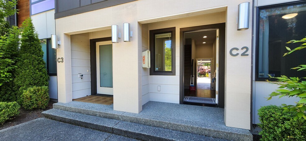 Building Photo - 16021 Manor Way